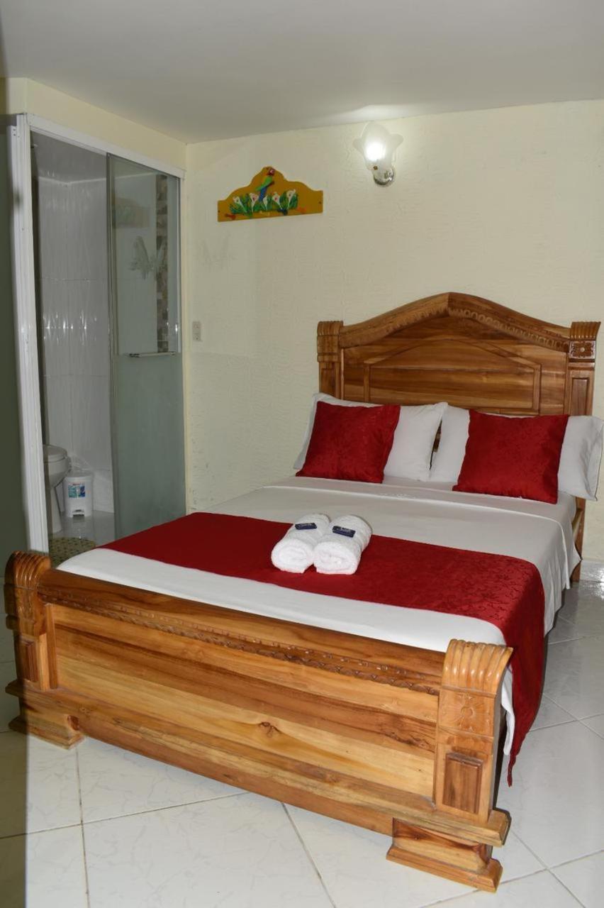 Hotel Las Guacamayas Guatapé Eksteriør billede