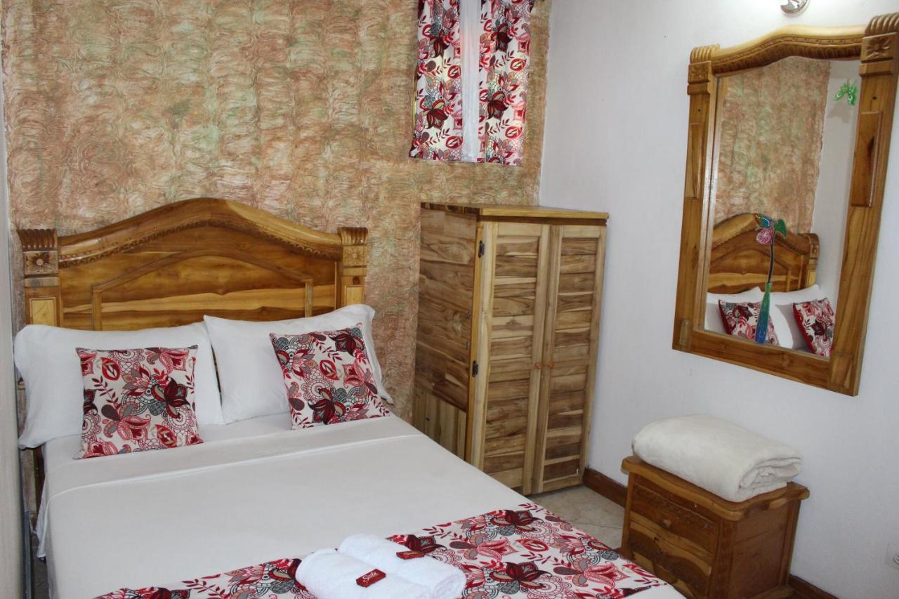 Hotel Las Guacamayas Guatapé Eksteriør billede