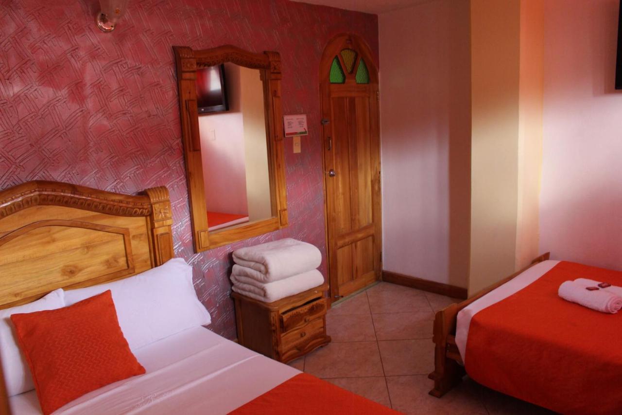 Hotel Las Guacamayas Guatapé Eksteriør billede