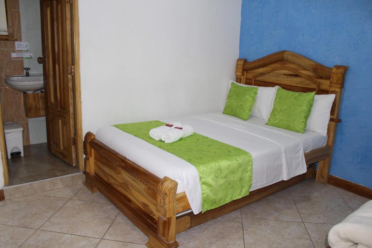 Hotel Las Guacamayas Guatapé Eksteriør billede