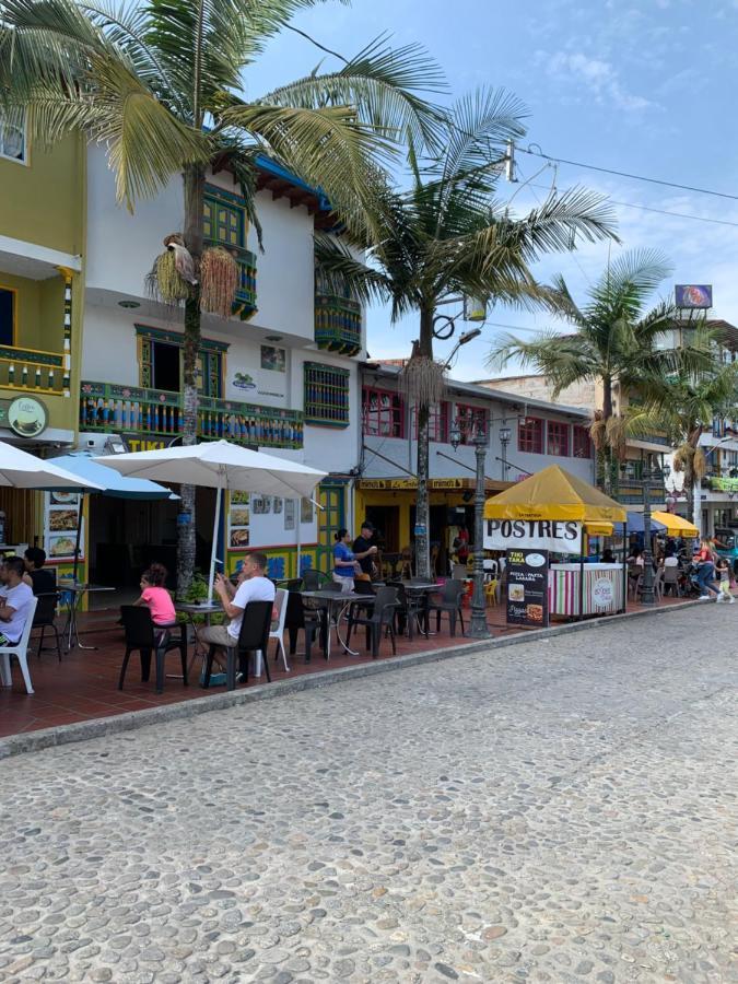 Hotel Las Guacamayas Guatapé Eksteriør billede