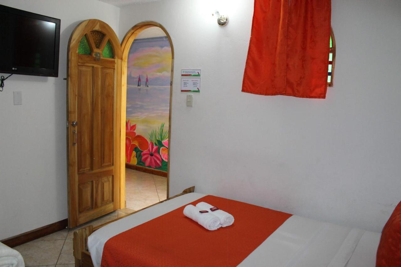 Hotel Las Guacamayas Guatapé Eksteriør billede